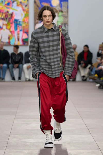 Look 38